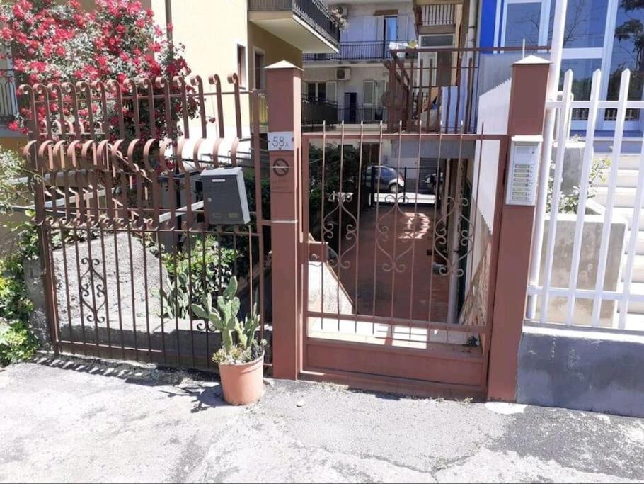 Appartamento Da Nella Giardini-Naxos Exterior foto